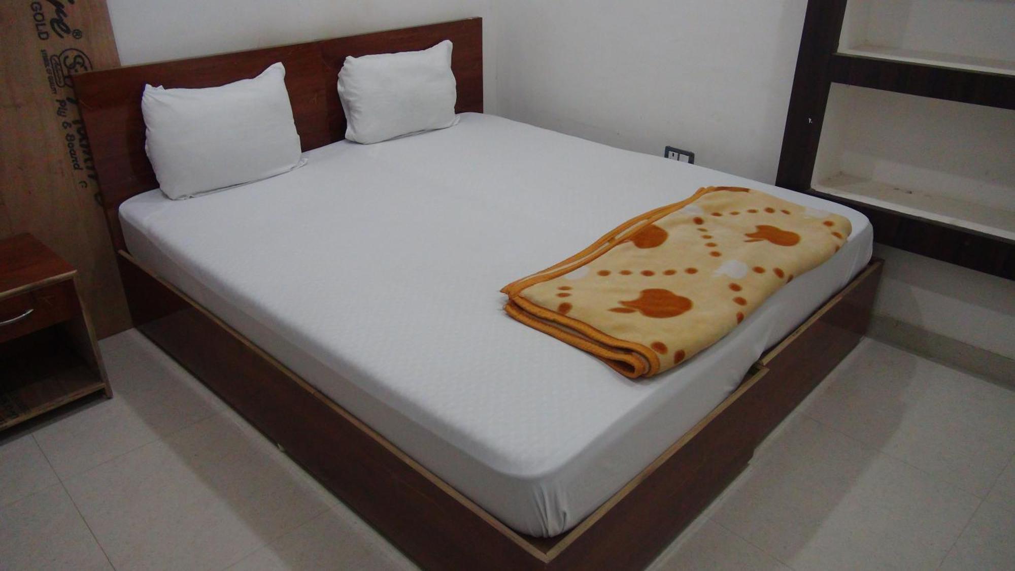 Khajuraho Hostel Exterior photo